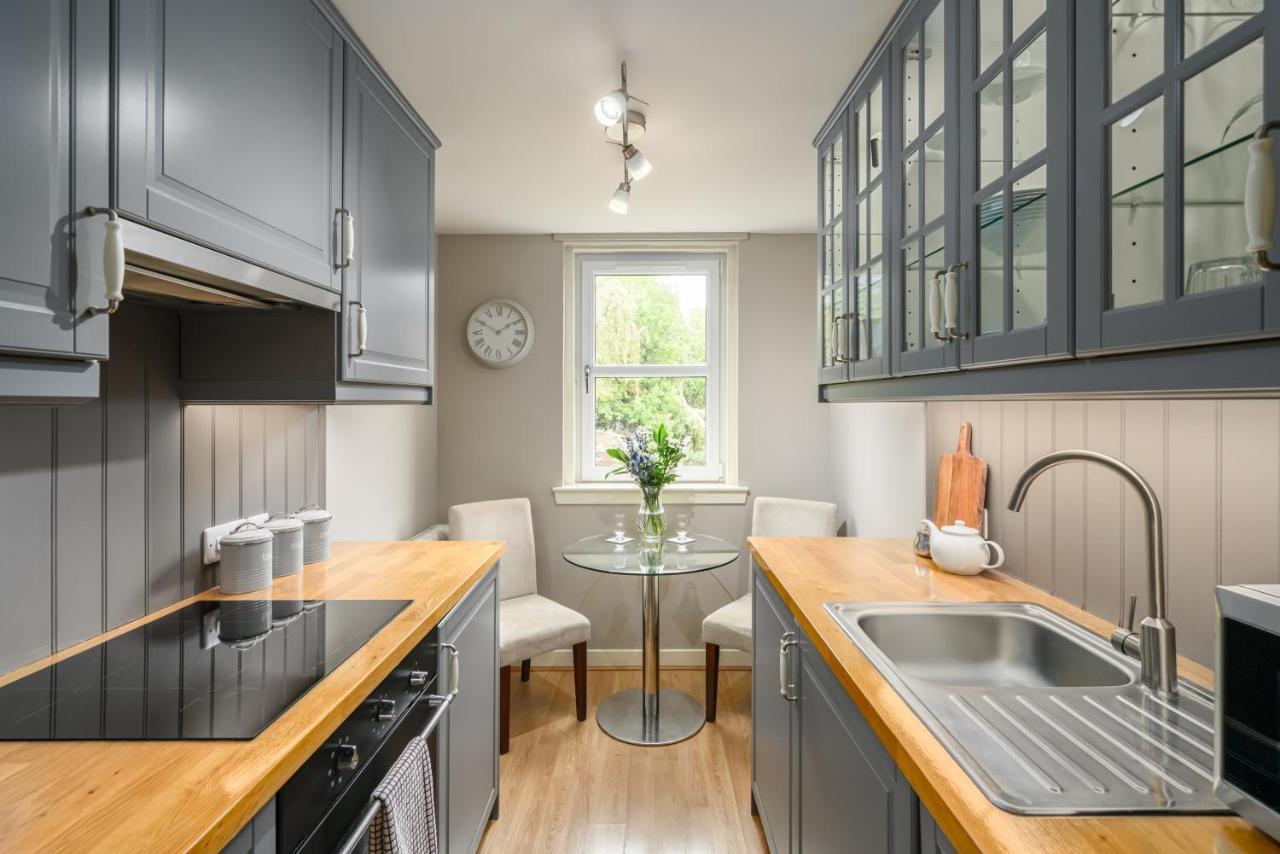 Castle View Hideaway Apartment Edinburgh Bagian luar foto